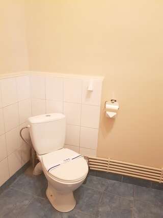 Отель Apart-Hotel City Center Contrabas Львов Апартаменты эконом-класса с 3 спальнями-5